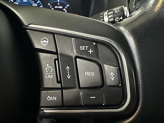 Jaguar F-PACE 22 of 28