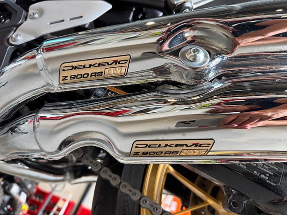 Kawasaki Z 900 RS 12 of 14