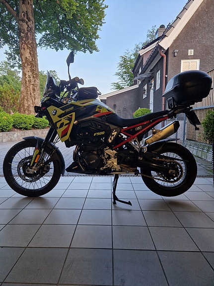BMW F 900 GS 4 of 5