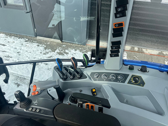 Valtra A 114 H4 med skogsrigg 2019, kr 719 000,-