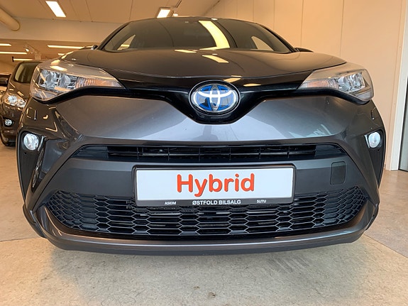 Toyota C-HR 3 of 5