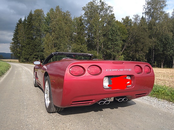 Chevrolet Corvette 8 of 13