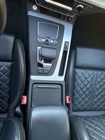 Audi Q5 9 of 17
