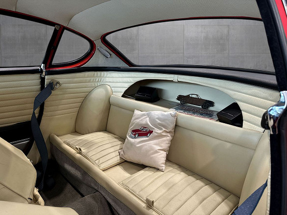 Volvo P1800