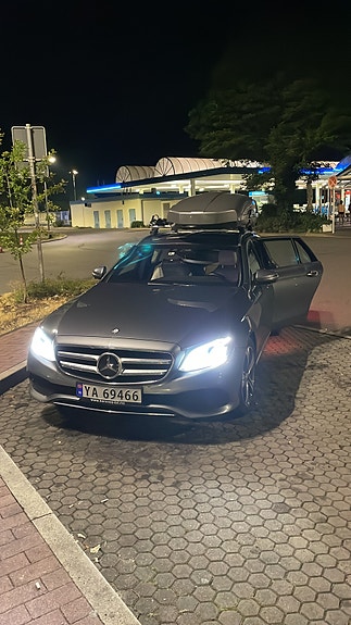 Mercedes-Benz E220 9 of 18
