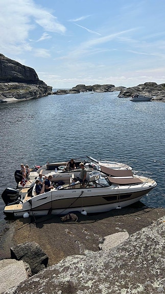 Uttern D77 Premium Edition, Style Upgrade, 300HK V8 Mercury, Båtplass 2 of 5