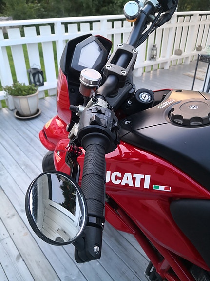 Ducati Supermotard 1100 S 20 of 24