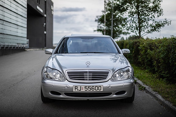 Mercedes-Benz S500 4 of 30