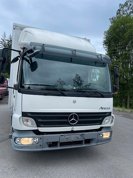 Mercedes-Benz 2008 2 of 20