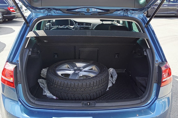 Volkswagen e-Golf VII 11 of 30