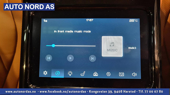  Musikk/radio kan styres fra baksetet