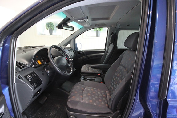 Mercedes-Benz Vito 113 14 of 23
