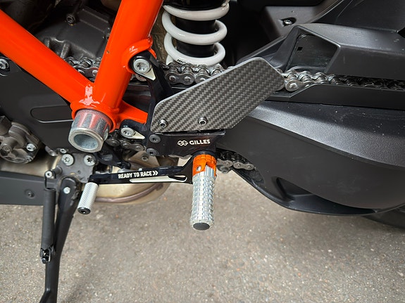 KTM 1290 Super Duke R 17 of 29
