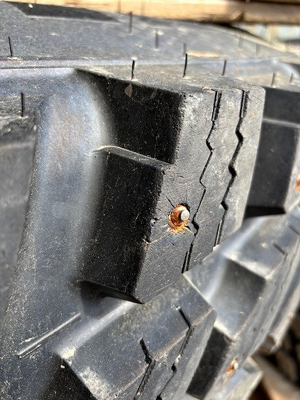 Nokian Hakkapelitta med pigg til Valtra G og MF 5S 440/80-24 og 480/80-38, kr 105 000,-