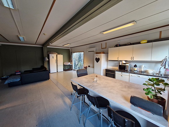 Stue/kjøkken i hybelhuset - 4 hybler med felles kjøkken, stue og bad