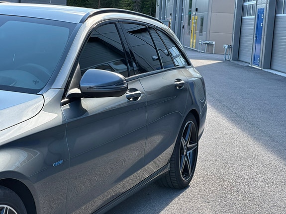 Mercedes-Benz C350 16 of 30
