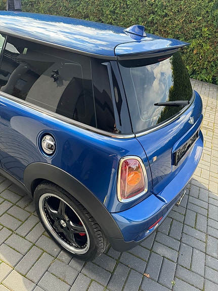 MINI Cooper S 3 of 5