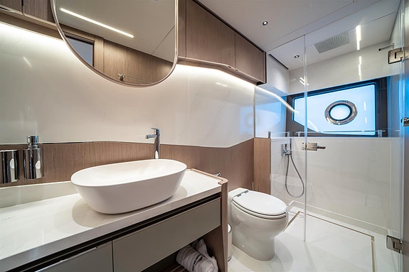 Sunseeker 100 Yacht 12 of 18