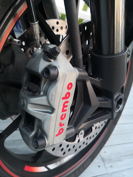 Ducati Supermotard 1100 S 17 of 24