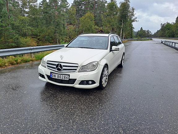 Mercedes-Benz C180 7 of 10