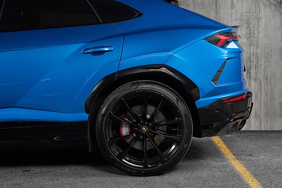 Lamborghini Urus 15 of 30