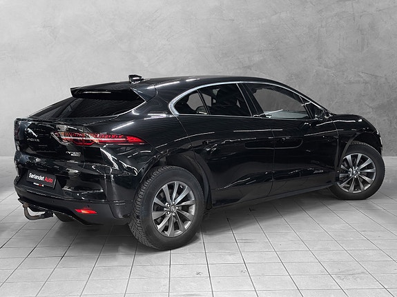 Jaguar I-PACE 2 of 5