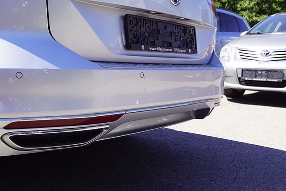 Volkswagen Passat 9 of 30