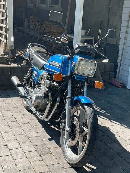 Suzuki GSX 750 6 of 7