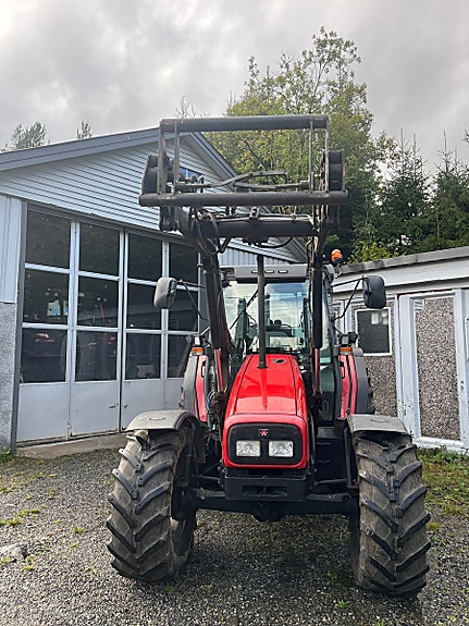 Massey Ferguson 4255 m/bunn og buk 1999, kr 299 000,-