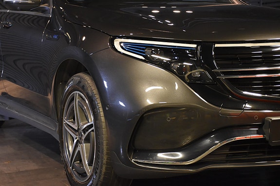 Mercedes-Benz EQC400 5 of 26