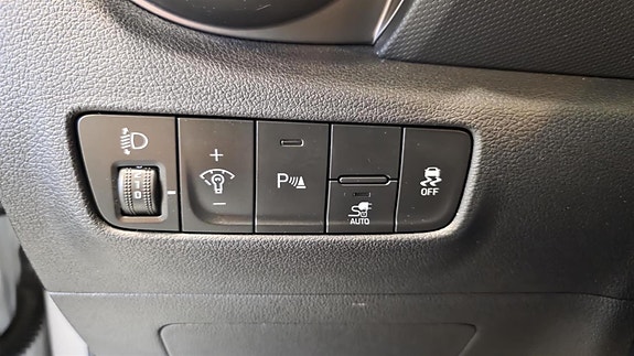 Hyundai Kona 14 of 28