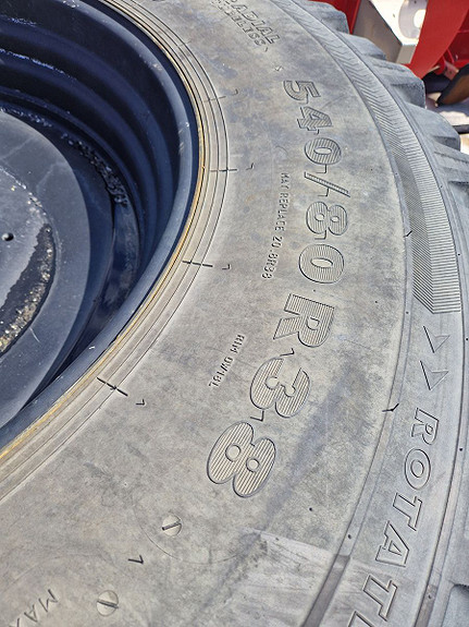 Ukjent merke Nokia TRI 2 400/80R28 og 540/80R38 komplette hjul, kr 45 000,-