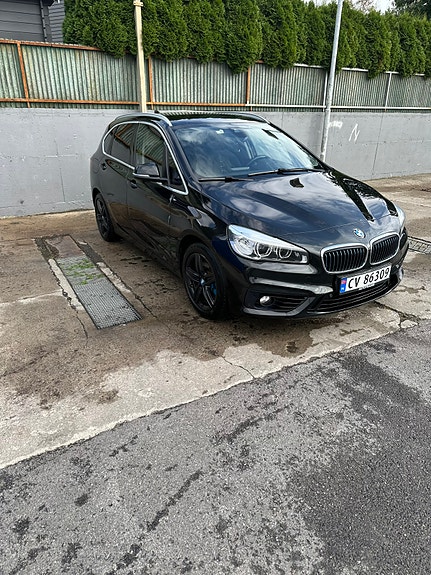 BMW 225xe 2 of 21