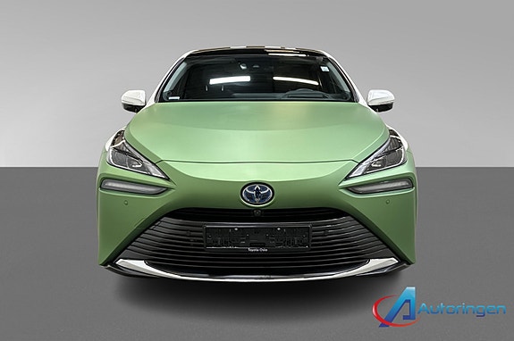 Toyota Mirai 2 of 15