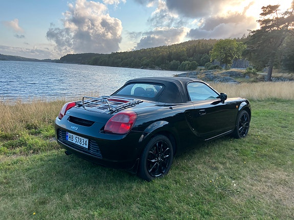 Toyota MR2 13 of 18