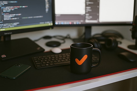 Vi har selvsagt kaffemaskin, bordtennisbord, shuffleboard og alt det der.