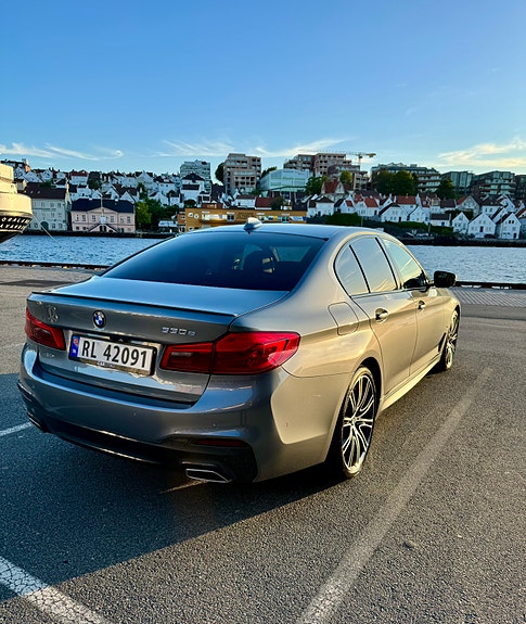BMW 530e 3 of 30