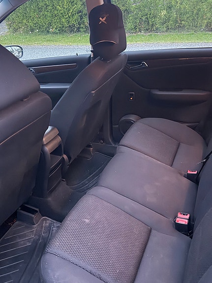 Mercedes-Benz A160 d 2 of 7