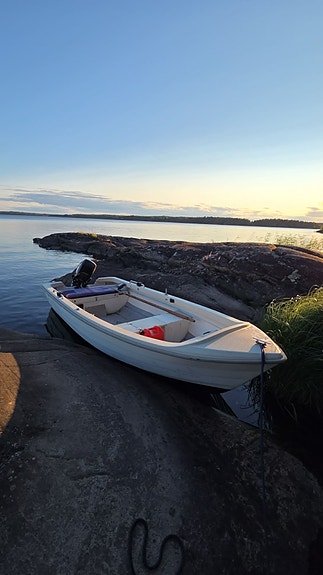 Landstedsbåt med båthenger leies ut 3 of 12