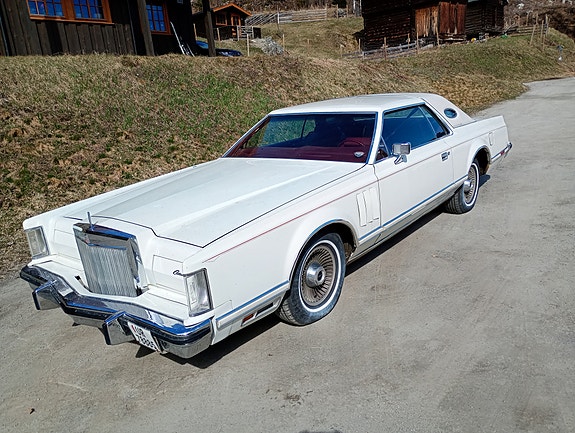 Lincoln 3 of 17
