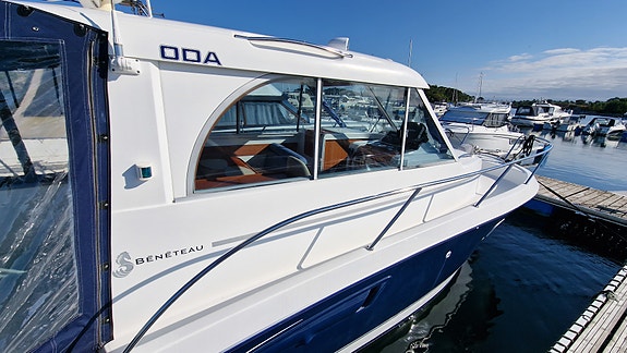 Beneteau Antares 760 2 of 5