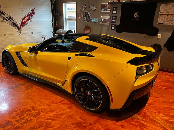 Chevrolet Corvette 5 of 26