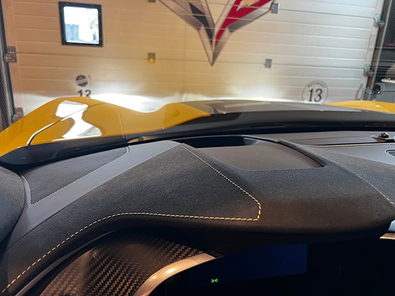 Chevrolet Corvette 17 of 26