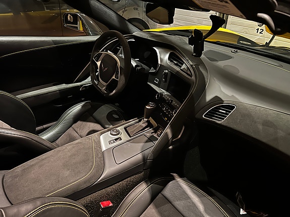 Chevrolet Corvette 19 of 26