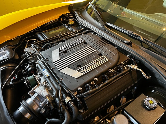 Chevrolet Corvette 23 of 26