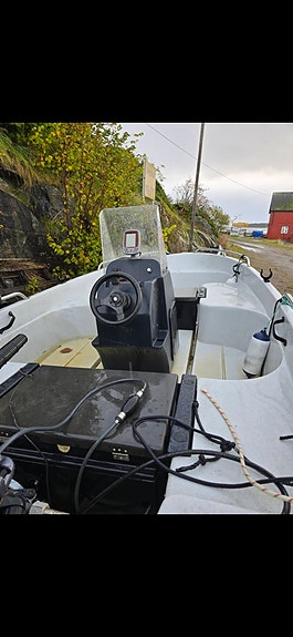 Pioner 15 med 8 hk Yamaha 4 of 4