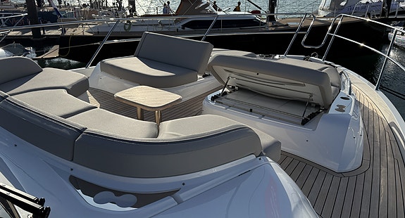Ny Princess F65, 2026 modell ledig for VIP charter. 4 of 13