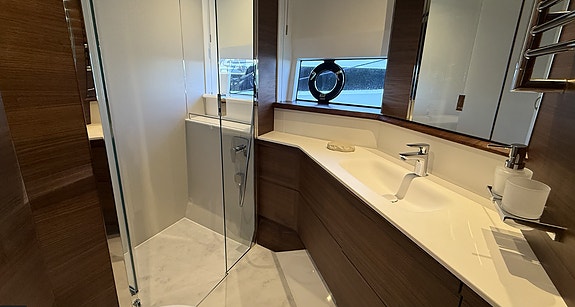 Ny Princess F65, 2026 modell ledig for VIP charter. 10 of 13