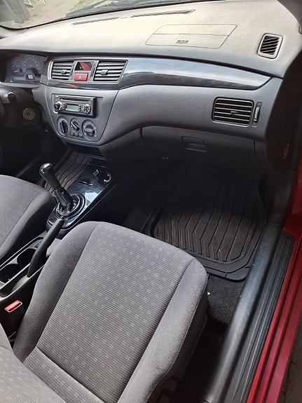 Mitsubishi Lancer 18 of 23