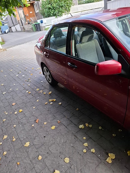 Mitsubishi Lancer 8 of 23